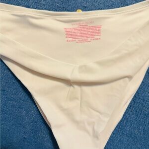 New without tags Victoria’s Secret bikini set XL